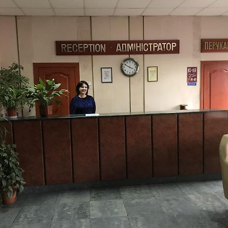 Готель Zhovtnevyi Вінниця Екстер'єр фото