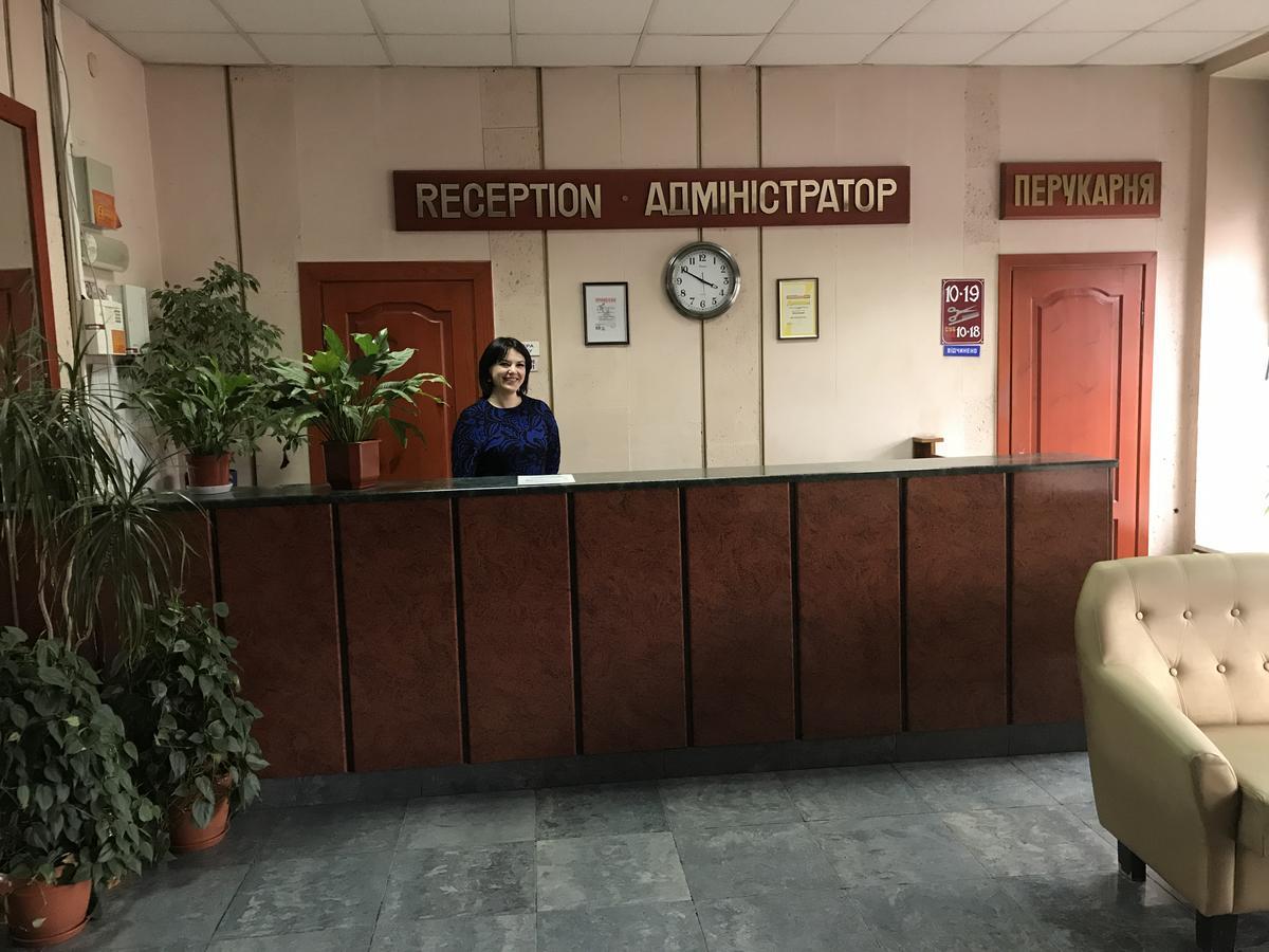 Готель Zhovtnevyi Вінниця Екстер'єр фото
